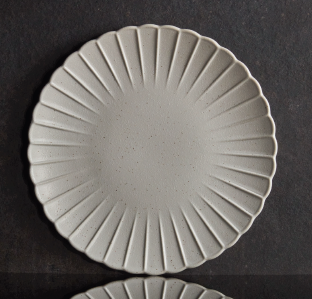 Тарелка мелкая 21 см белая Lek